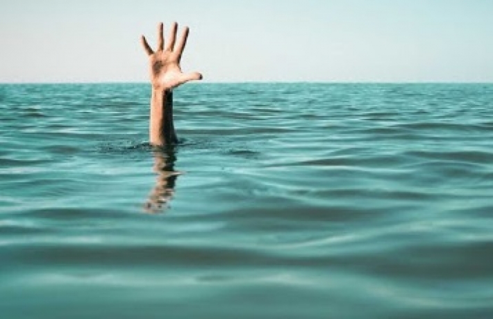 В Кирилловке мужчину унесло в открытое море за два километра от берега