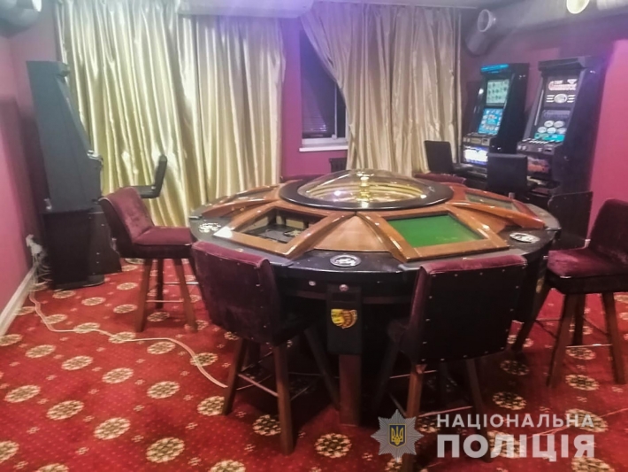 В центре Запорожья снова прикрыли подпольное казино (фото)