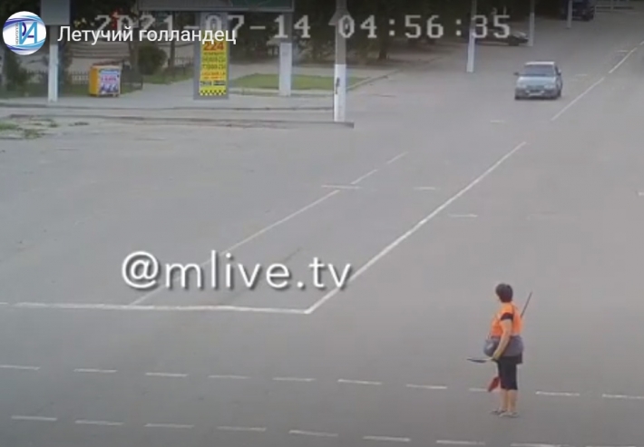 Люди опешили - в Мелитополе водитель пролетел со скоростью "звука" (видео)