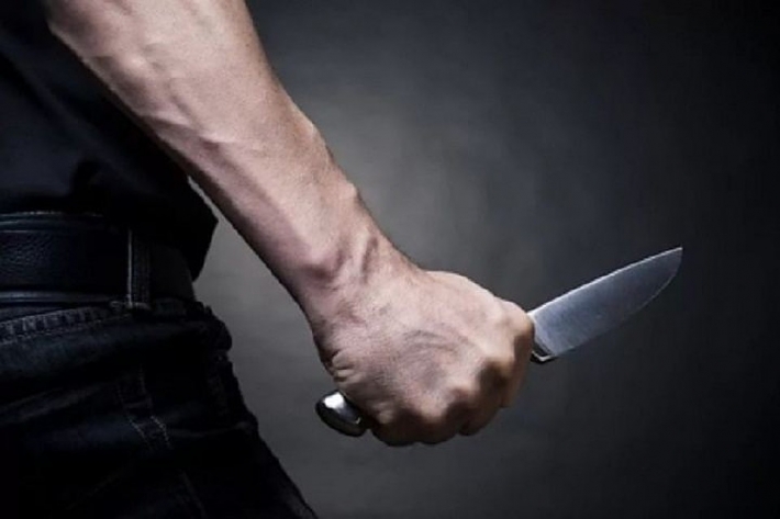 Кидался с ножом - в Мелитополе мужчина предотвратил кровопролитие (видео)