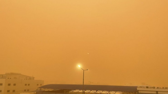 Это настоящий "ад": появилось видео жуткой песчаной бури в Саудовской Аравии