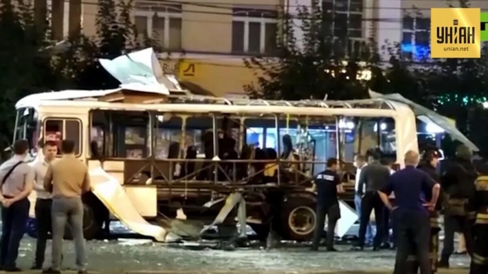 Взрыв автобуса в Воронеже: пострадавшие жалуются на странную металлическую стружку на коже (видео)