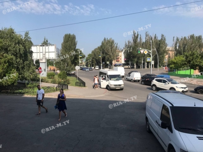 В центре Мелитополя устроили несанкционированную остановку (фото, видео)