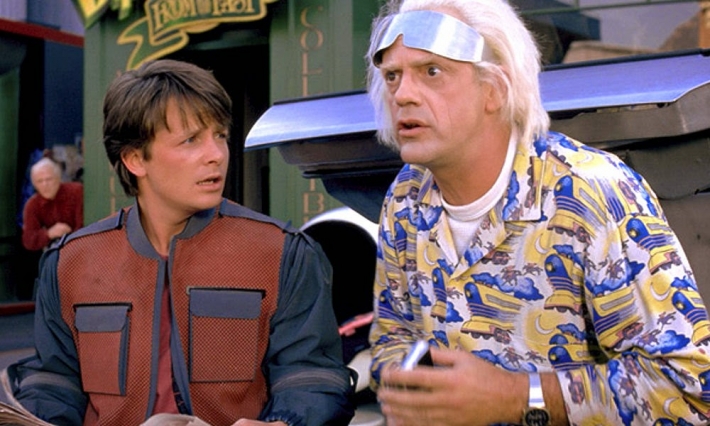 Актеры фильма "Назад в будущее" встретились через 36 лет после премьеры: как сегодня выглядят Док и Марти