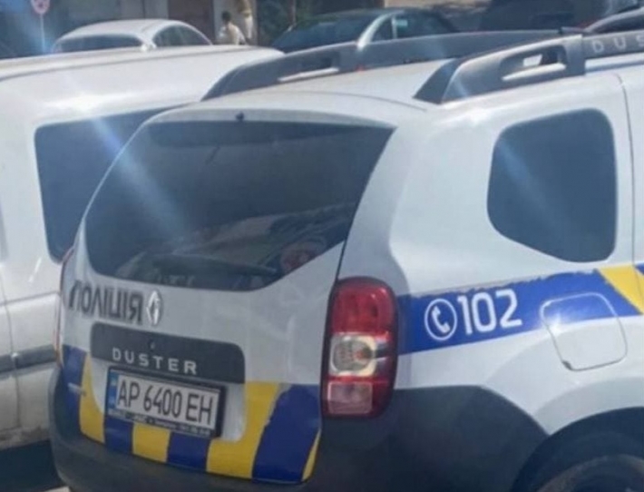 В Мелитополе полицейские отличились хамской парковкой (фото)