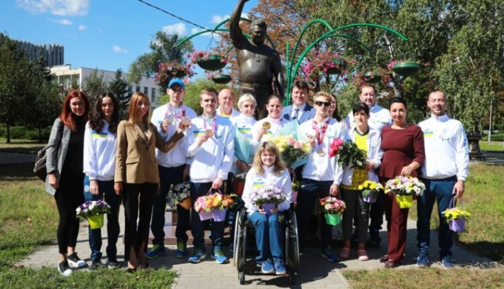 Запорожским спортсменам-паралимпийцам выплатят по миллиону гривен