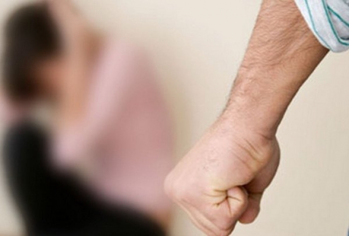 В Мелитополе адвокат набросился на жену с кулаками на глазах у клиентки