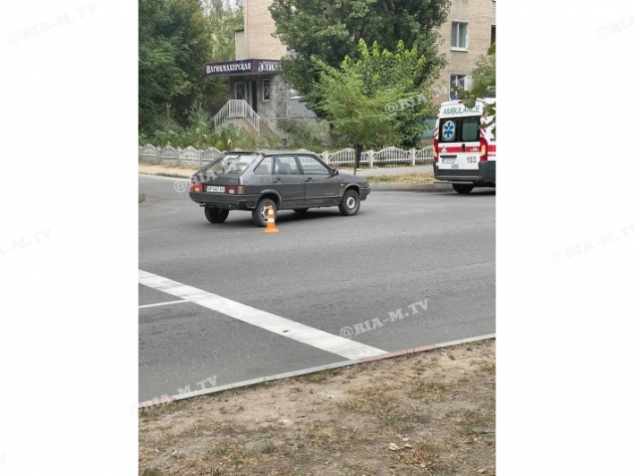 В Мелитополе в ДТП попал автомобиль скорой помощи (фото, видео)