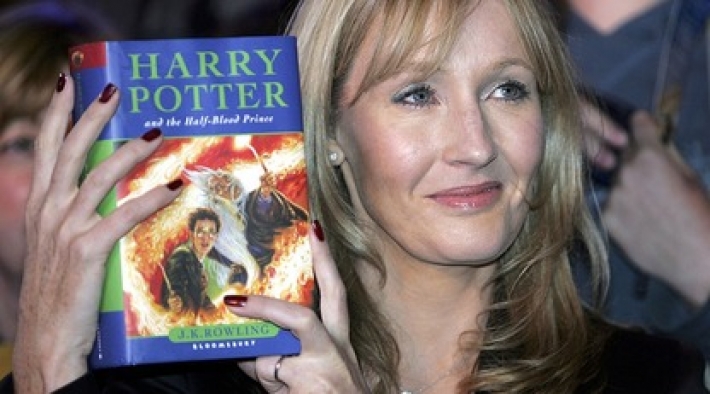 В Эдинбурге сгорело кафе, где Джоан Роулинг написала "Гарри Поттера" - но ее столик уцелел