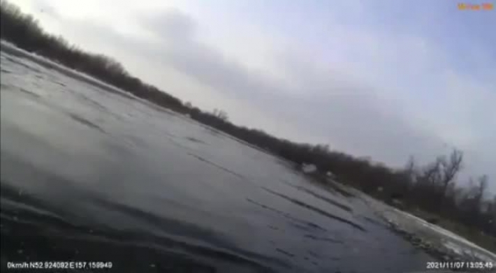 "Не ссы, тут мелко": в России рыбаки утонули в реке вместе в машиной, видео