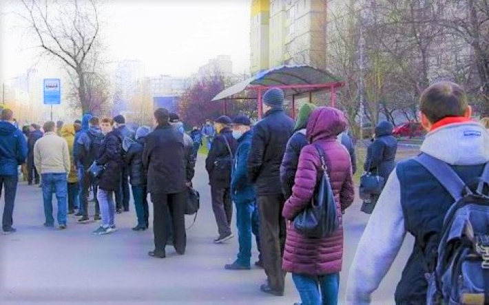 В Мелитополе маршрутчики объявили бойкот - невозможно уехать (фото, видео)
