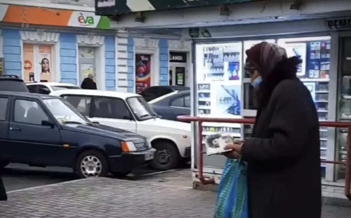 В Мелитополе "переселенка" 10 лет собирает деньги - версии меняются
