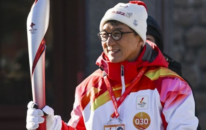 Джеки Чан пронес олимпийский огонь по Великой китайской стене (фото, видео)