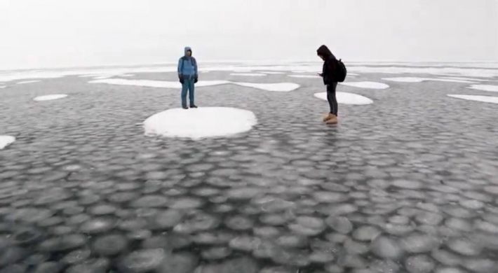 Медузы из льда и лунные пейзажи – блогеры из Мелитополя показали невероятные красоты региона (видео)