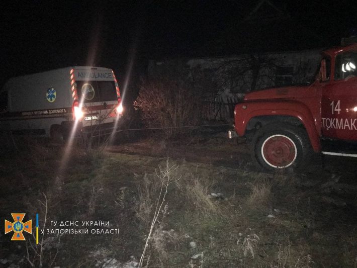 В Запорожской области в грязи застряла карета скорой помощи (фото)