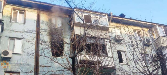 В Запорожье во время пожара в многоэтажке спасли двух пенсионерок