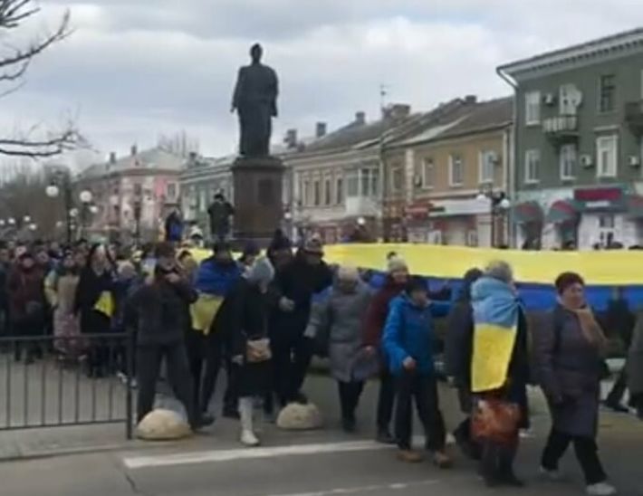 "Украина превыше всего!": в Бердянске состоялось патриотическое шествие против оккупации
