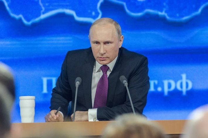 Разведка США считает, что Путина дезинформируют его же советники