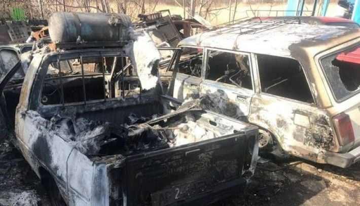 В Запорожье сгорели два автомобиля, еще два повреждены (фото)