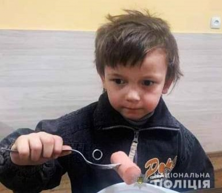 В Запорожье разыскали отца 3-летнего мальчика, чье фото облетело соцсети (фото)