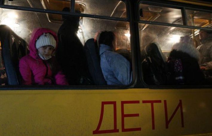 В Запорожье эвакуировали почти 30 тысяч детей
