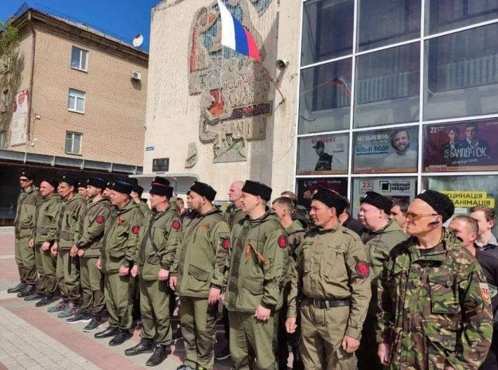Полицаи рф - как жители Мелитополя о казаках отзываются