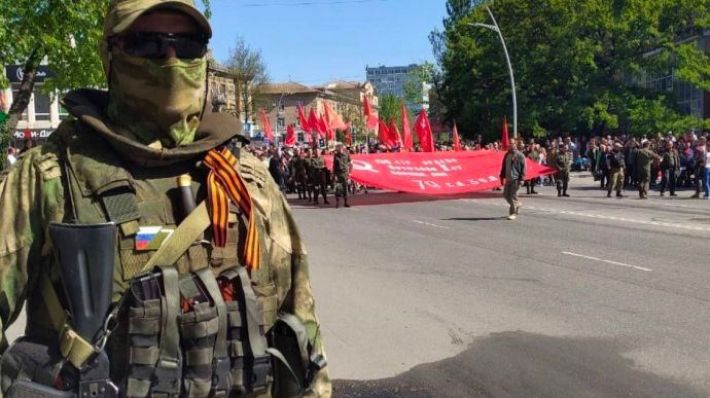 Как оккупанты зомбируют жителей Мелитополя – пропаганда в действии