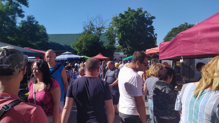 Что почем на субботней ярмарке в оккупированном Мелитополе (фото)