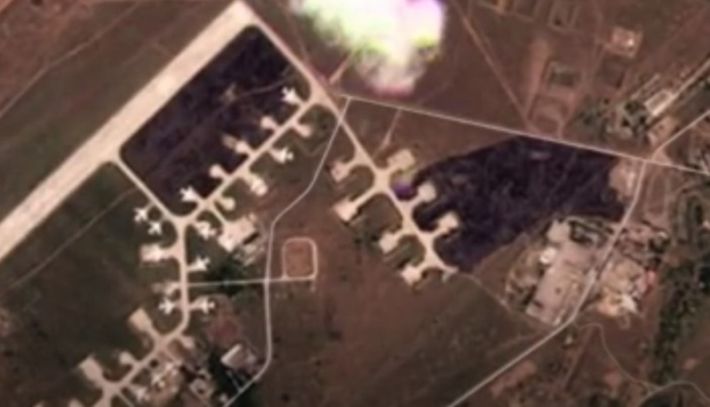 В сети показали спутниковый снимок аэродрома в Мелитополе после удара по российским оккупантам (видео)