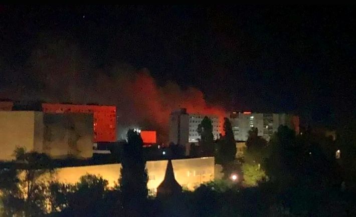 В Энергодаре произошел взрыв и пожар в логове оккупантов (видео)