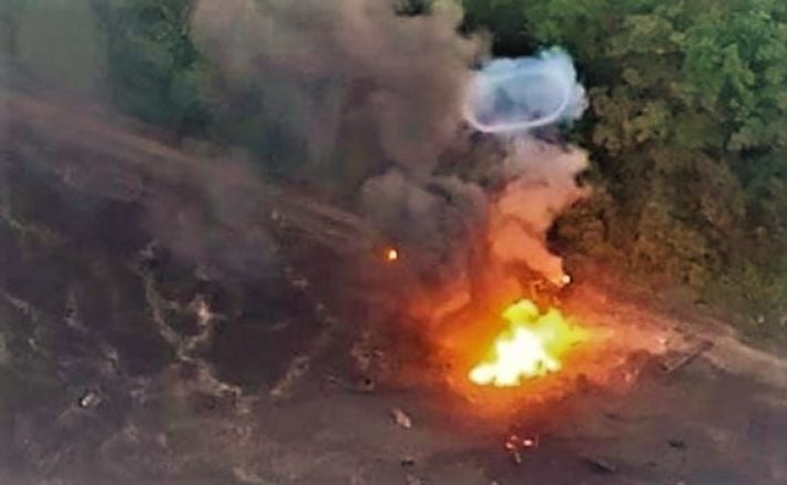 Бойцы "Азова" уничтожают российскую бронетехнику в Запорожской области (видео)