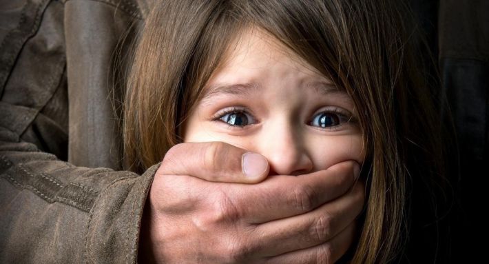 У Запоріжжі затримали педофіла, який полював на 8-річних дівчаток