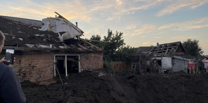 Под Запорожье разрушено много домов, в самом городе сработало ПВО - официальный комментарий (фото)