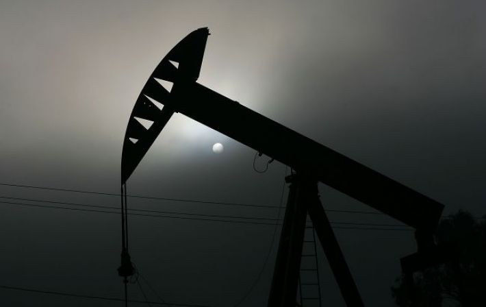 Нефть дешевеет после заявления крупнейшего в мире экспортера