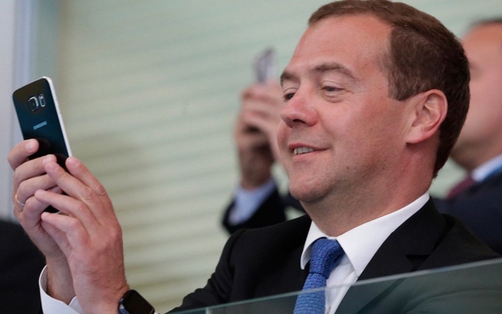 Медведев пожаловался на западное оружие и заявил, что только РФ могла обеспечить Украине безопасность