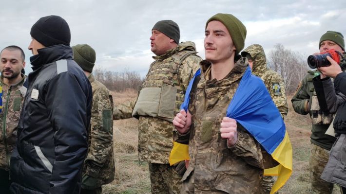 СБУ опубликовала эксклюзивное видео обмена пленными в Запорожской области (видео)