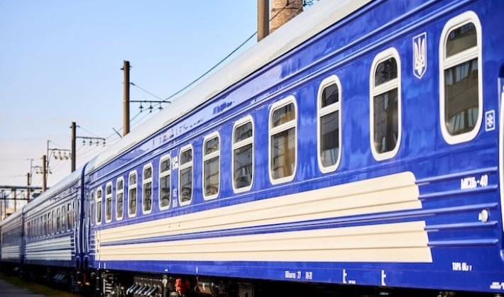 В Запорожье из-за перебоев с электроснабжением отменили ряд пригородных поездов