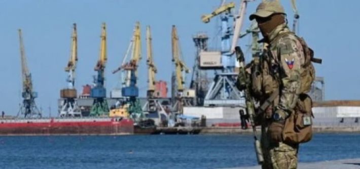 Российские оккупанты планируют использовать Бердянский порт для нужд армии