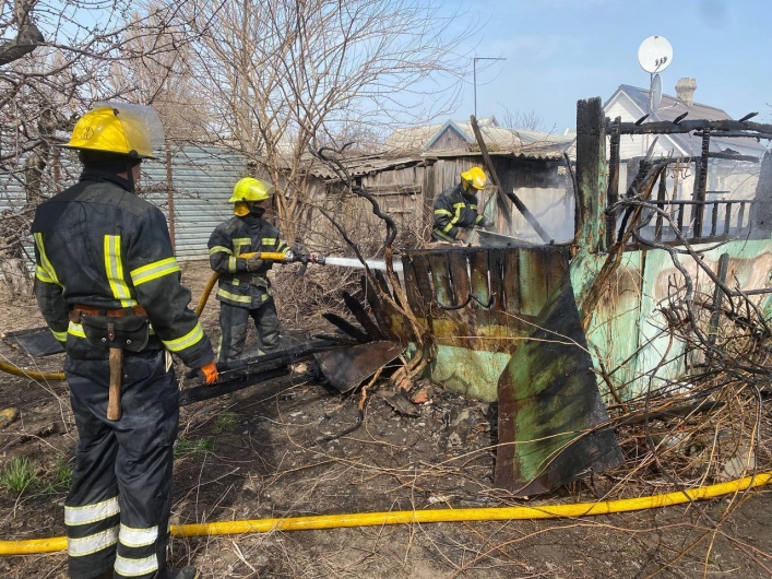В Мелитополе горел трехэтажный дом - пострадавший в больнице