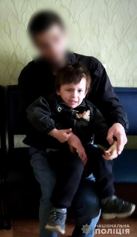 В Запорожье разыскали отца 3-летнего мальчика, чье фото облетело соцсети