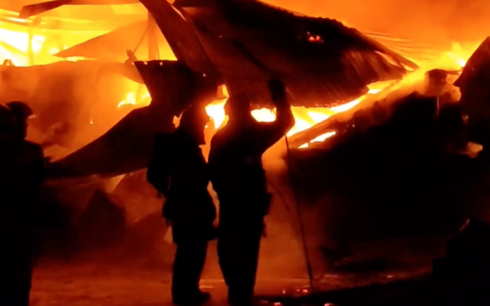 Под Москвой вспыхнул пожар на одном из крупнейших заводов химической промышленности