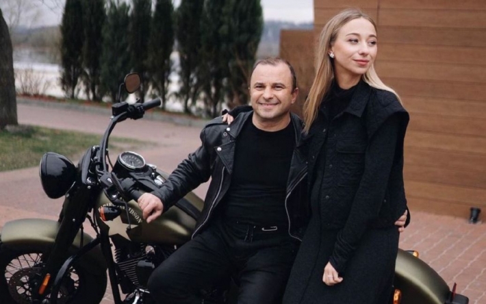Виктор Павлик возмутил "подарком" жене: получил спецпропуск для свободного передвижения по Киеву