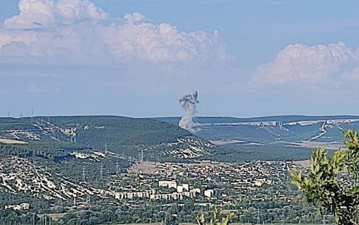 В оккупированном Крыму раздались сильные взрывы: куда прилетела "бавовна" и фото