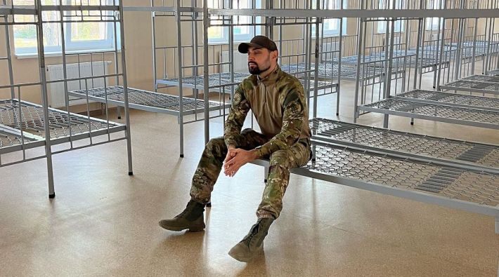 Принял все правила: Виталий Козловский рассказал об издевательствах во время военной подготовки