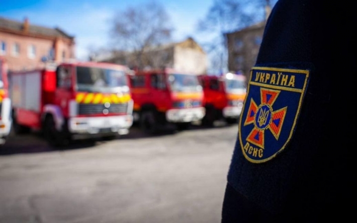 Россияне ударили по пожарной части в Харьковской области (фото)