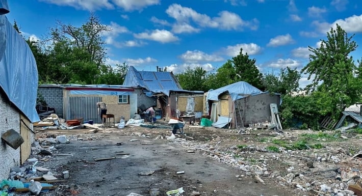 В Запорожье до сих пор продолжается обследование домов, поврежденных в результате массированного вражеского обстрела в марте