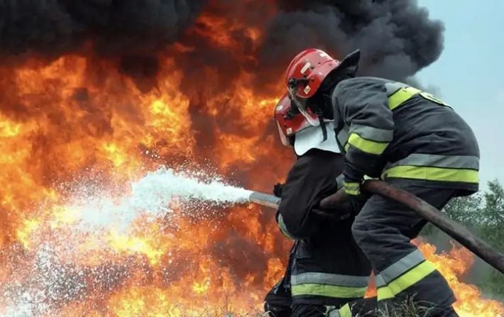 У Запоріжжі рятувальники ліквідували пожежу в багатоповерхівці