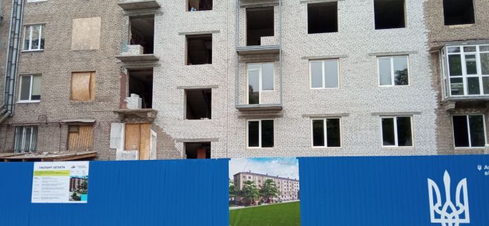 10 пошкоджених ворожими ракетами будинків у Запоріжжі мають бути відновленими вже у цьому році – Іван Федоров (фото, відео)
