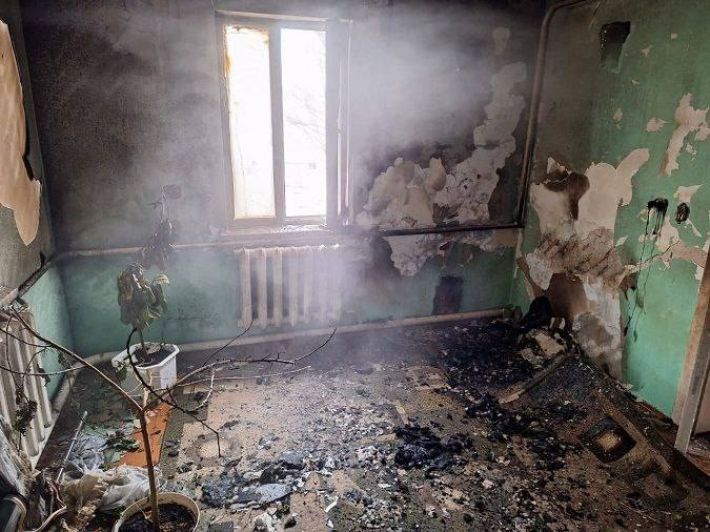 У Мелітополі троє російських окупантів влаштували пожежу у віджатому будинку