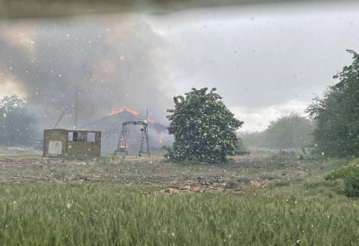 Під Мелітополем горить розташування окупантів (фото, відео)